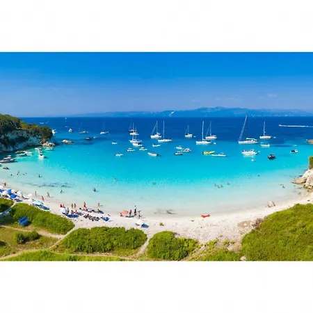 Mia Longos (Paxos)